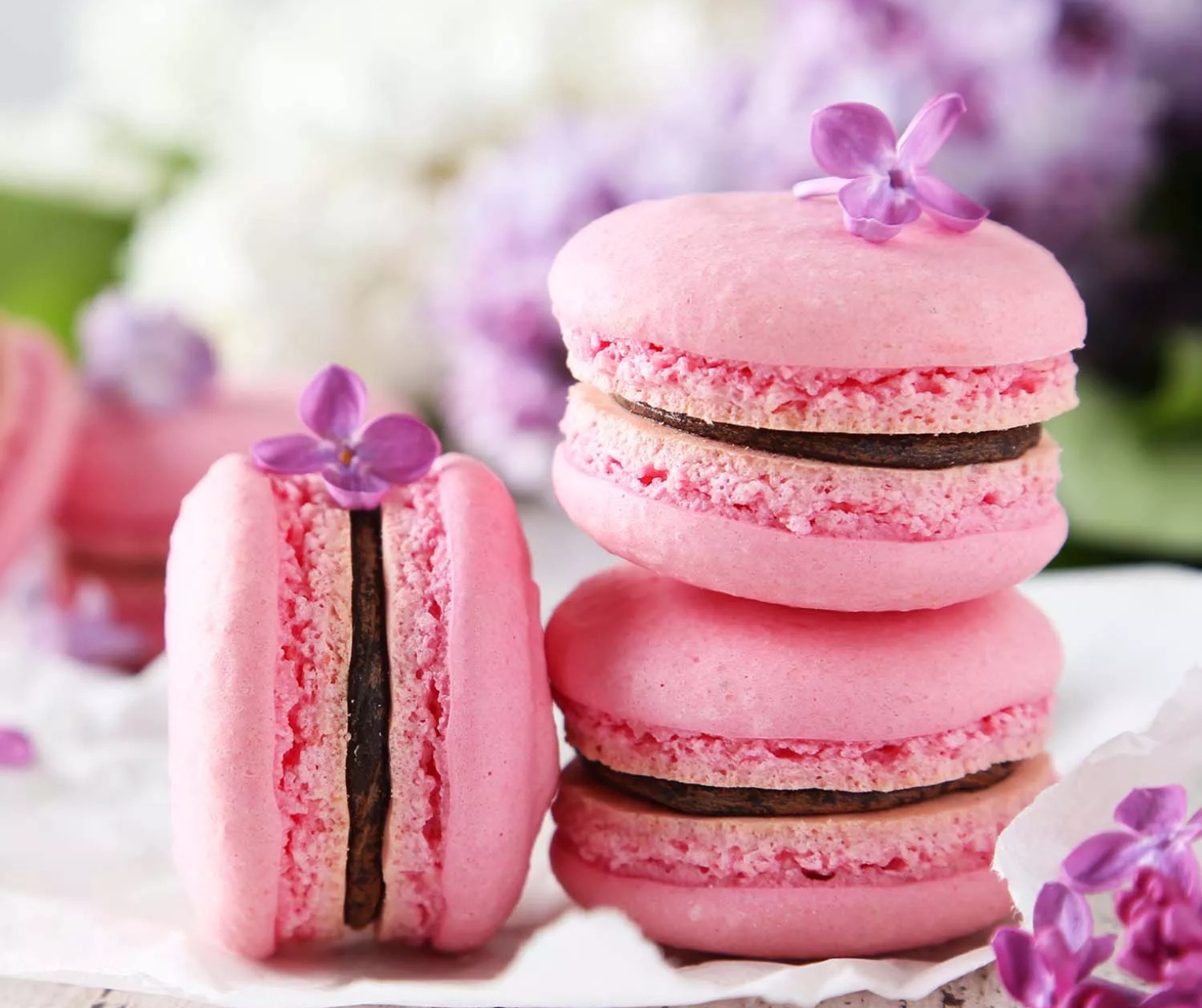 pink macaroons 