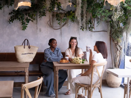 Maman dining room 