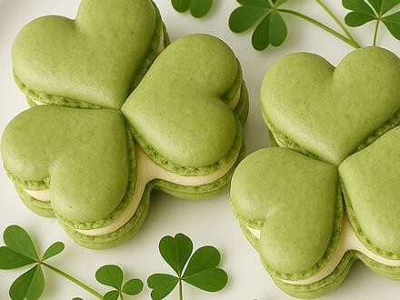 cloverleaf Macarrons