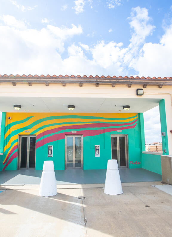 City Sunset mural by Lisa Kaw