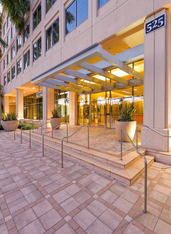 Entrance to building to access Cleveland Clinic 