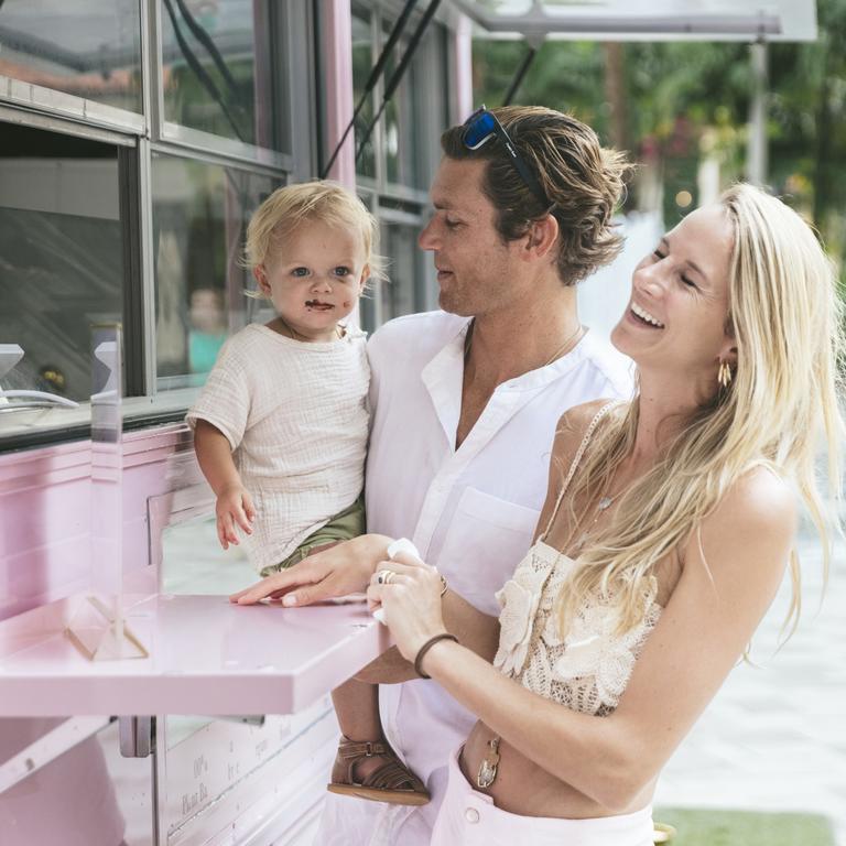 Family getting ice cream