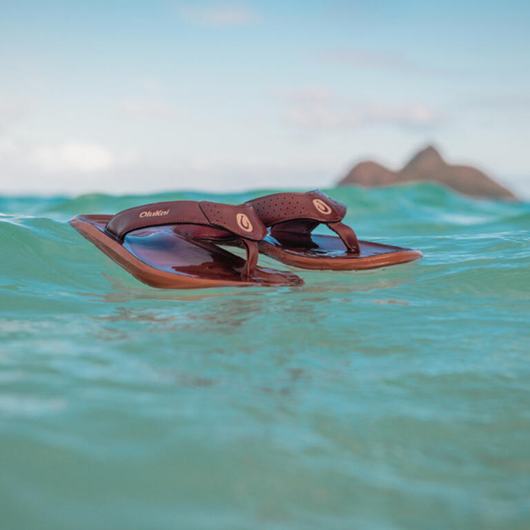 olukai floating sandals